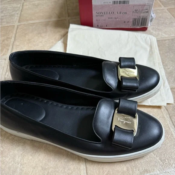 Salvatore Ferragamo Novello Nero Calf Black Leather Flats Sneaker Gold Bow 8.5 - Picture 6 of 10
